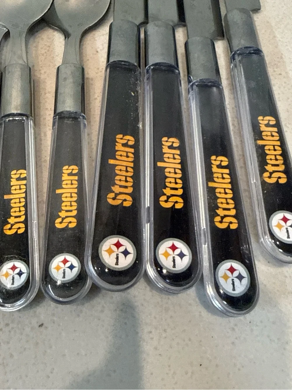 NFL 16 Piece Flatware Set Forks, Knives, Spoons Dining Set Pittsburg Steelers